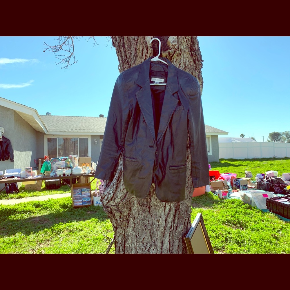 Genuine Leather Women’s Jacket. Size6